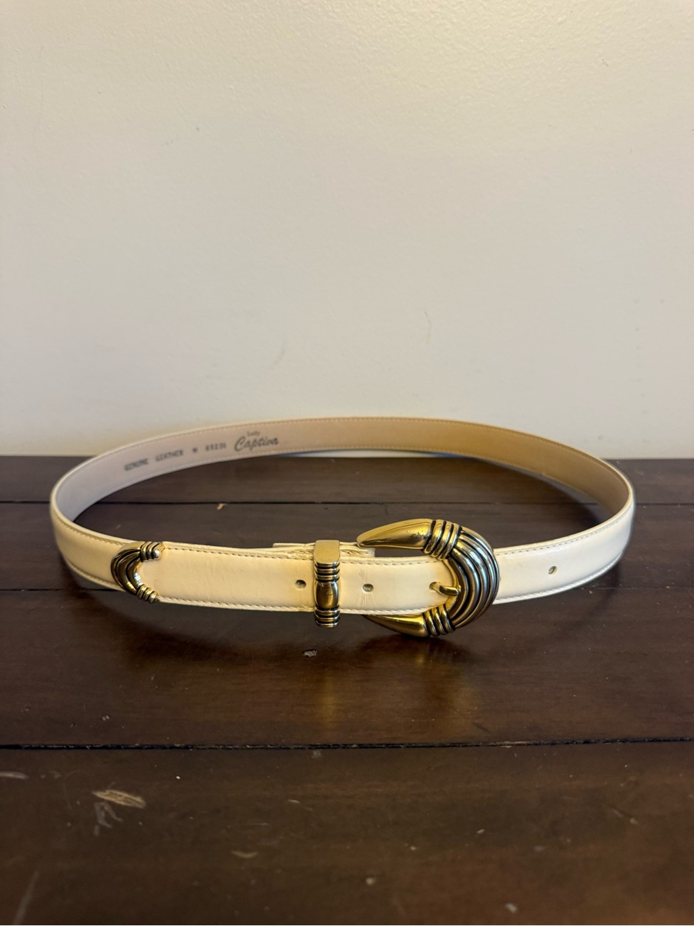 Lady Captiva Cream Genuine Leather Belt Medium Gold Tone Statement Buckle